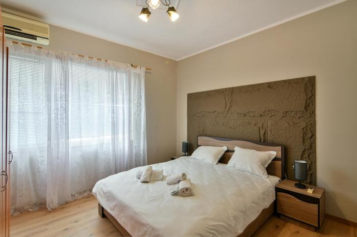2BR Flat in Center and Sea Walk