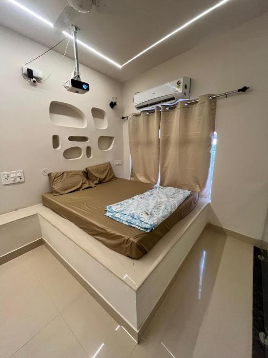 Pinakin The Paradise