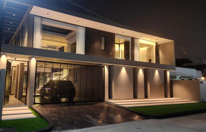 Villa TPSV 44 Modern Luxury-5 Bedrooms with Private Pool in Pattaya