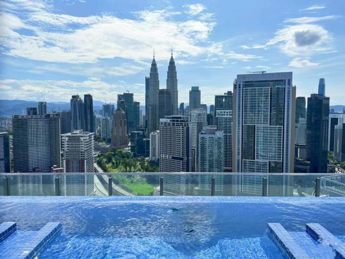 The Luxe by Infinitum Suites