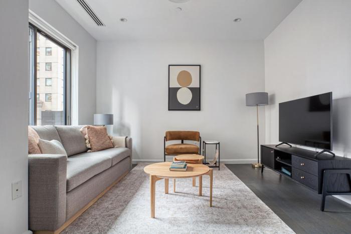 Stunning Midtown W 1BR w Gym nr Times Sq NYC-652