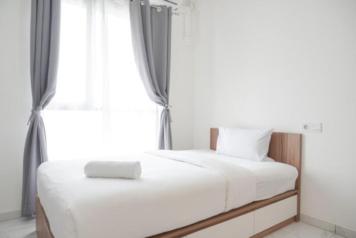 Good Deal and Comfy Studio Sky House Alam Sutera Apartment By Travelio