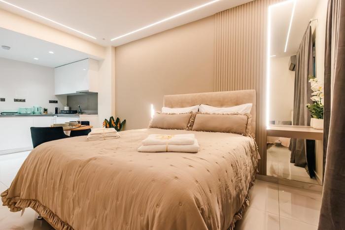 Sunset luxury studio by the sea