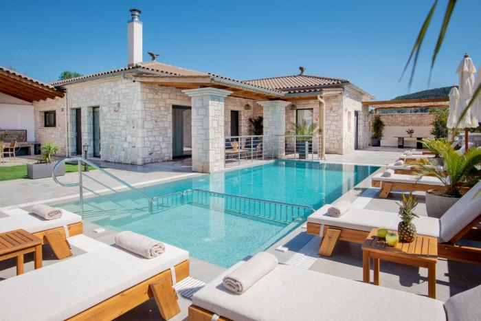 Villa Llaha Gabrijela - Luxurious Private Escape with Pool in Nature - By Villa Mana Gers