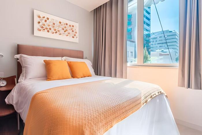 CurtaIpanema: Studio novo, completo, 4 min praia.