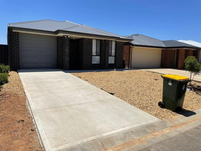 Modern New 4BR Spacious Peaceful Family Home