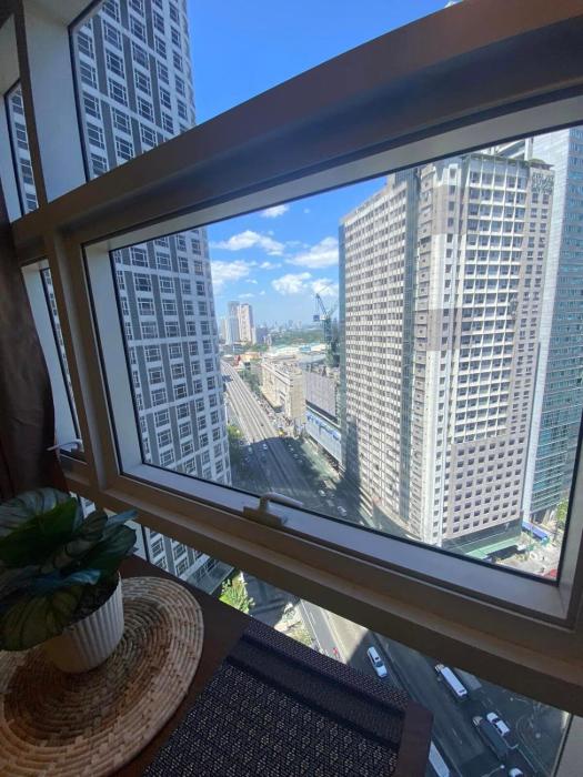 Twin Oaks near MRT Shaw, Megamall, Shangri-la plaza