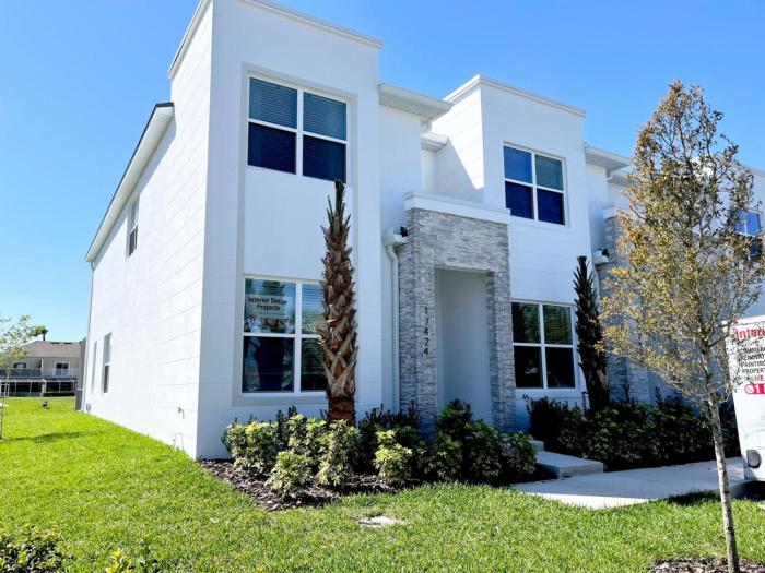 Serenity Townhome Getaway 4 bed 3 bath home near Disney in Clermont FL