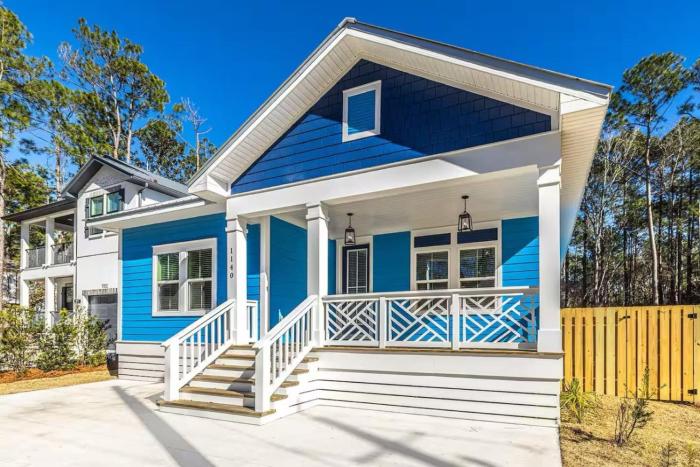 4 Bedroom , Blue Starfish,Fenced Yard, Florida Cottage