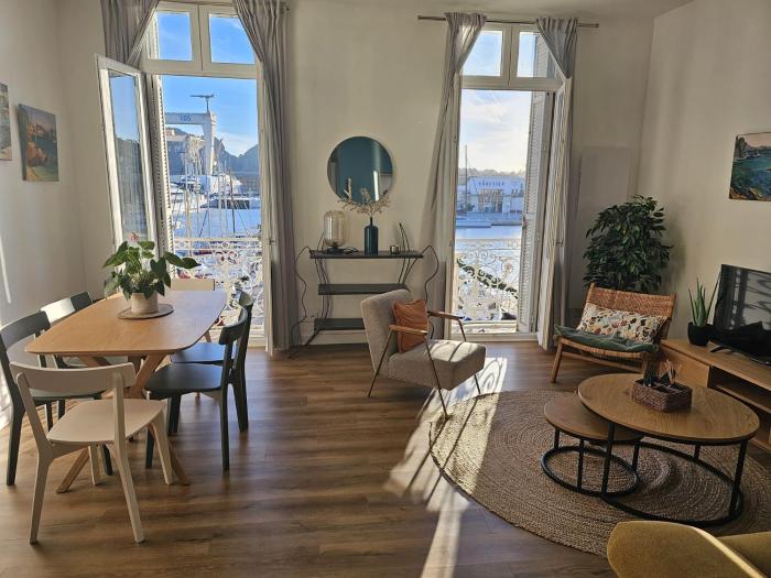 Magnifique 3 chambres, vue sur le port, clim.