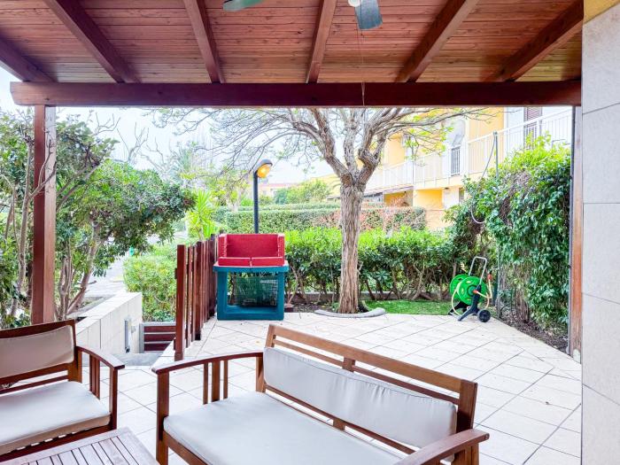 Villetta a schiera su due livelli con giardino