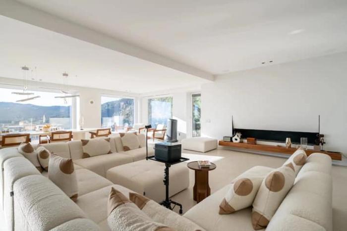 Villa de luxe avec vue panoramique sur la mer et Monaco