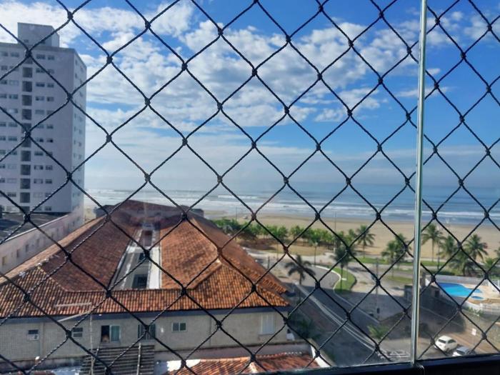 Maravilhoso apto 50 mts da praia com ar cond. - MD02I