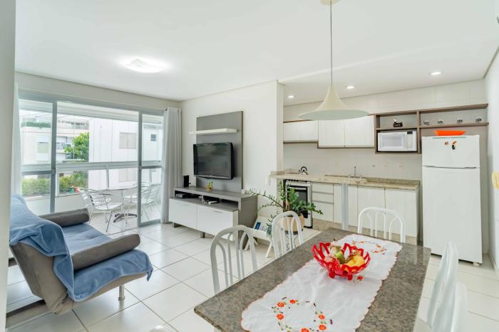 C167 Belo apartamento de 2 quartos a 120m da praia