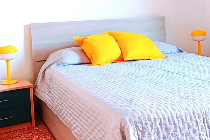 APPARTAMENTO GIALLO - OVER THE RAINBOW APARTAMENTS - LIDO di JESOLO - 4 POSTI LETTO