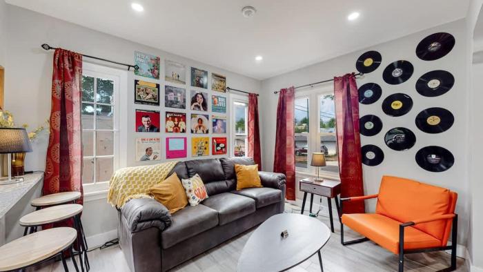 groovy apartment in the heart of the city