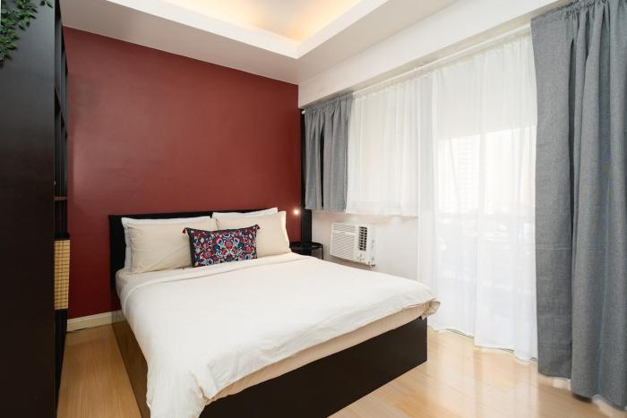 Tranquil Greenbelt Makati Condo - Free Pool Access