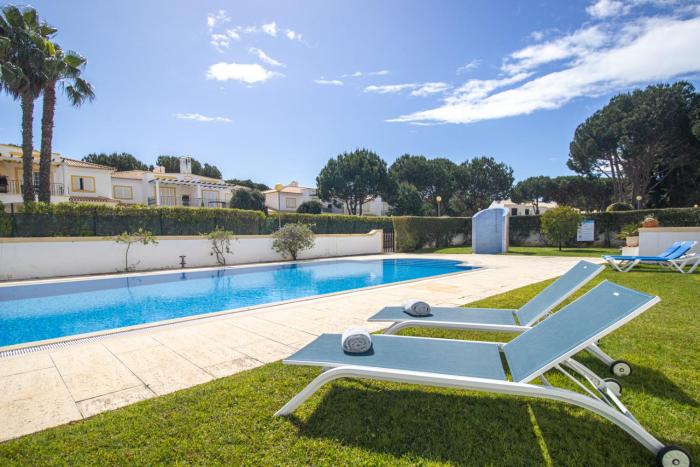 Nature Escape 2BR Villa Pool Wi-Fi AC