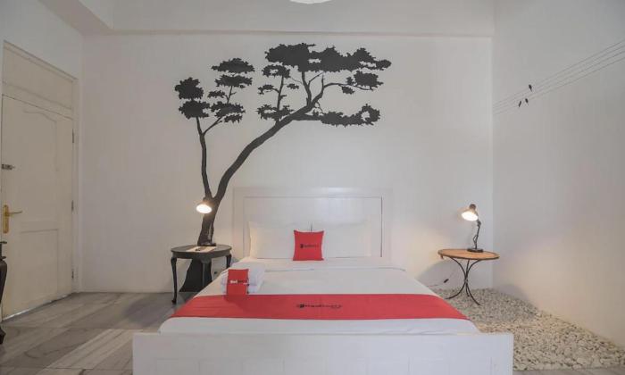 RedDoorz near UPI Setiabudi 2