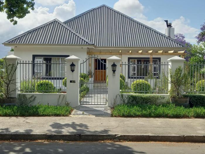 Spacious Modern Home, Paarl Winelands