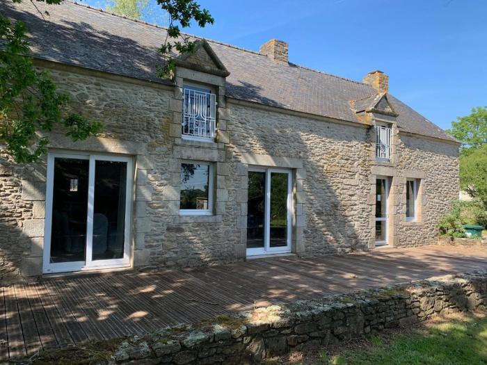 FEREL Longère near beaches, 12 people, heated pool