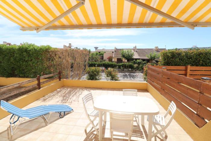 2 pièces cabine grande terrasse RDC lave-linge parking 400m plage