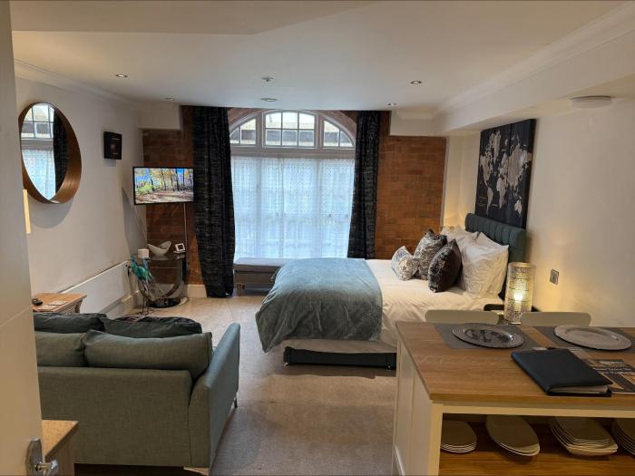 Staycation York at 1 Cocoa Suites with free parking