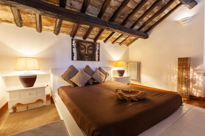 Piazza Navona Loft for 7 people