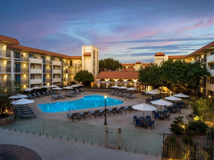Embassy Suites by Hilton Scottsdale Resort