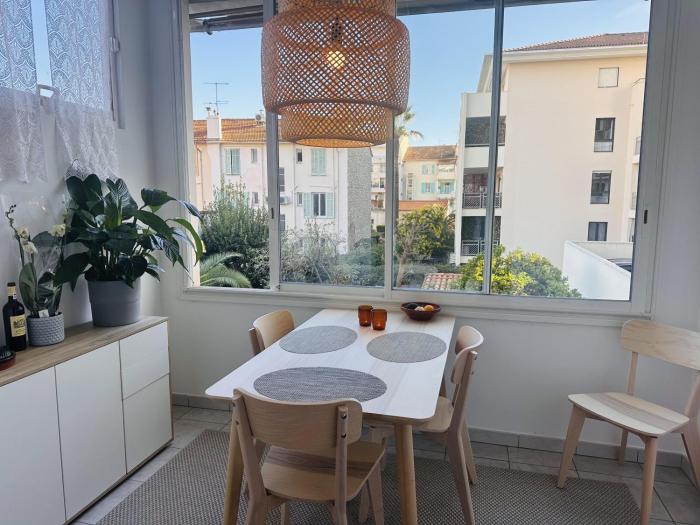 Bright one bedroom apartment in the center of Cannes13 minutes walk to the Palais des Festivals - 2290