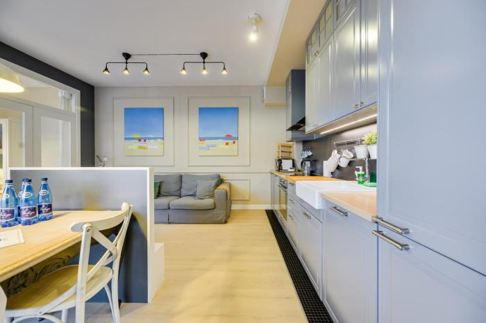 Sunny terrace by OneApartments