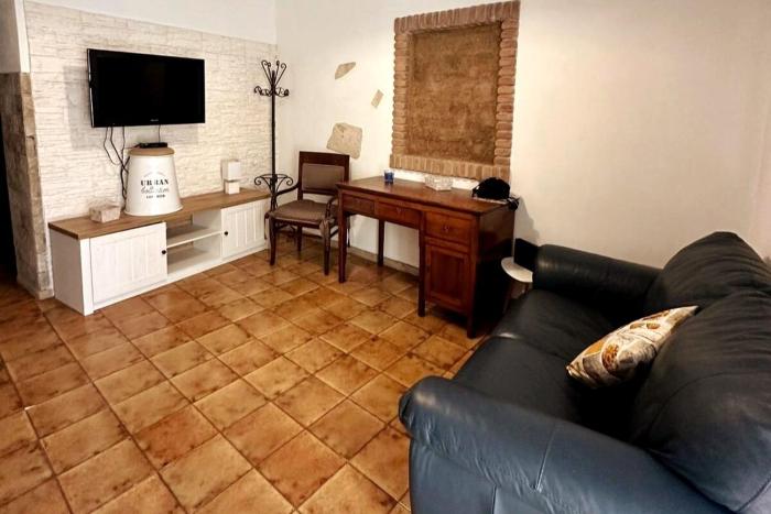 Free Wifi, 10 min Elmas Airport