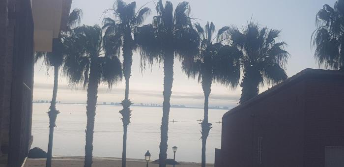 Junto a la playa y vistas al mar