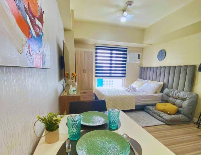 Comfy Stay at Avida Riala IT Park Fast WiFi by Snug Retreat