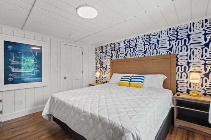 Cabana Beach #6 Condo Steps from the Beach