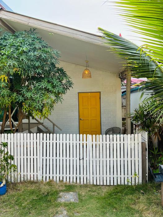 Beachfront Villa with Sunset