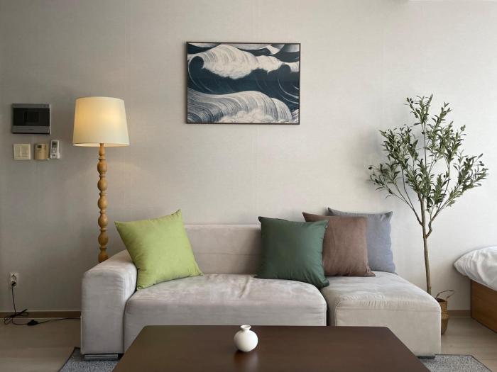 5sec from station, cosy house