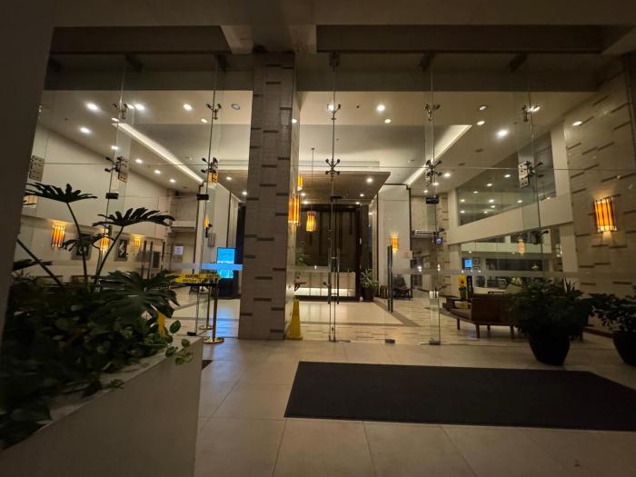 FLAIR Condotel 1 BR Near MRT EDSA Shangrila Megamall Lightmall