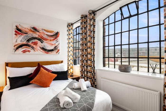 3 Bed Flat - Sleeps 6 - Parking - Wifi