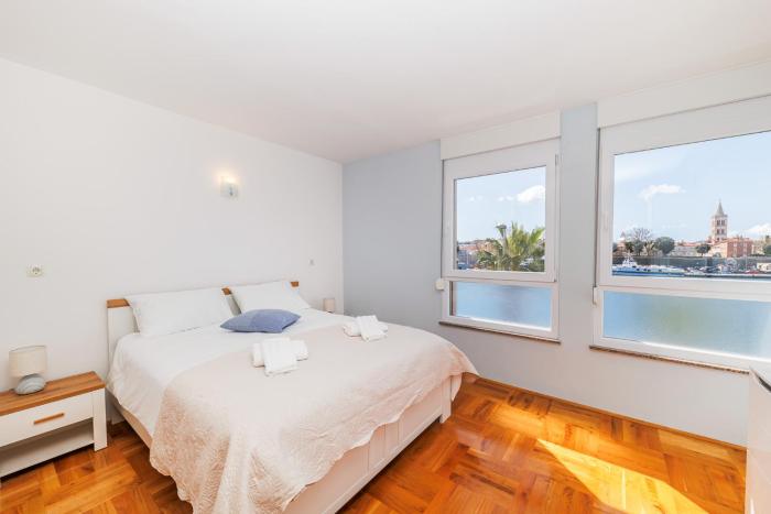 Peninsula Magical View by Belmont Realty