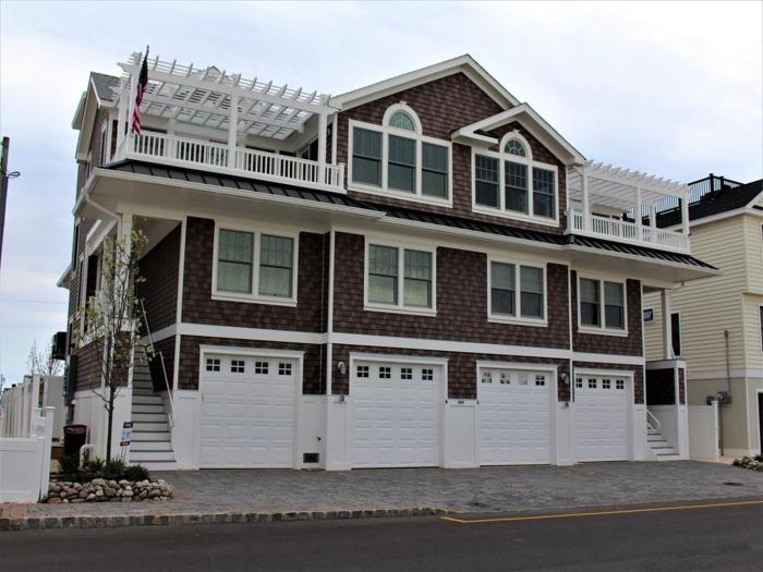 Sunday To Sunday, Elevator, Beach Badges, Roof Top Deck, Wifi, Bay Side 4 Bedroom, 3 Bath Townhouse 14056