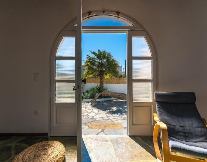 Plane Tree Villa in Parikia