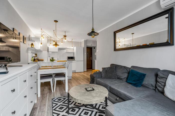 Grzybowska 13th Floor Stylish Apartment by BookingHost