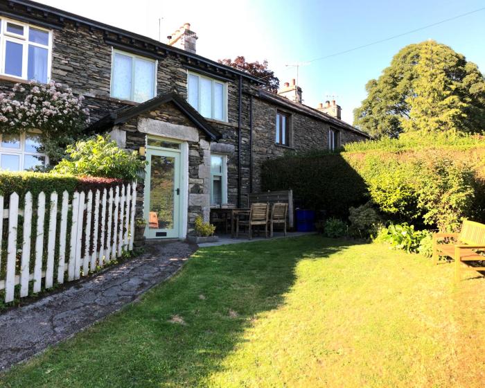 Ashdene Cottage with secure sun trap garden