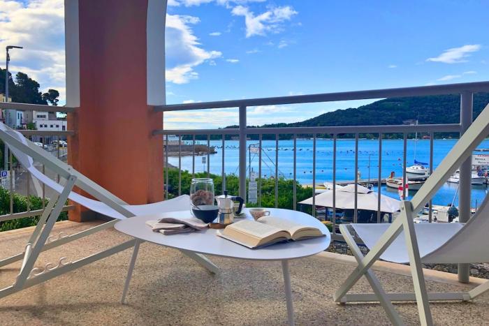 Villa Claudia - 1 minute walk to beach