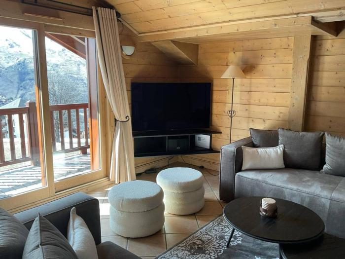 Spacieux chalet 8 pers avec piscine, spa et pied des pistes - 3 étoiles Atout France - FR-1-461-21