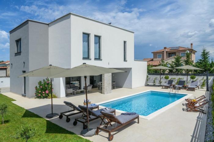 Villa Luz by Istrialux