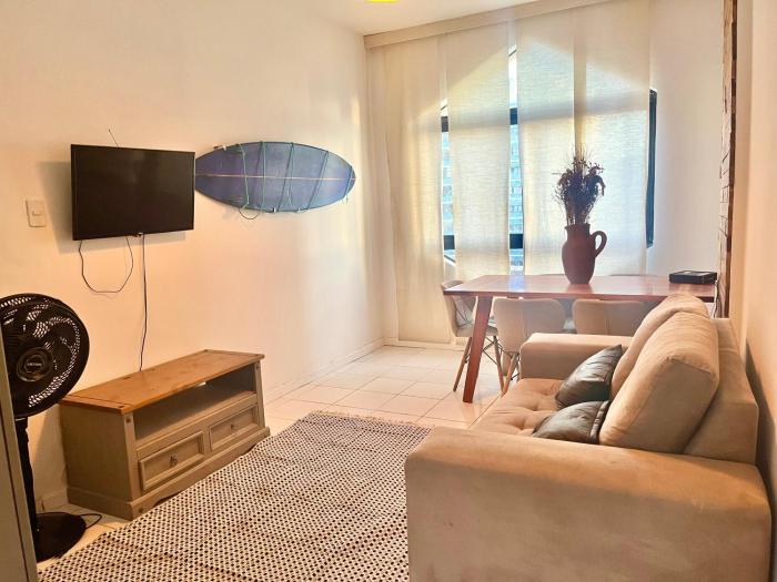 Barra quase pé na areia