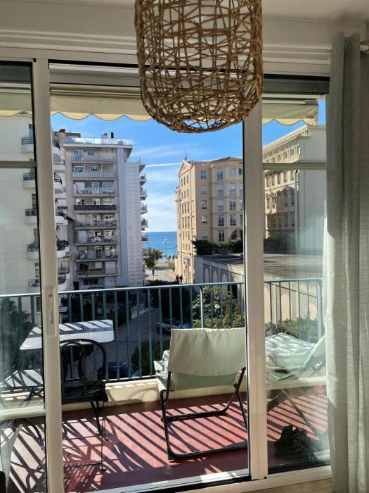 #26 Idealy located flat AC 2mins walk to Sea balcony