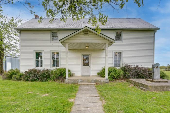 Spacious Owensville Getaway with Winery On-Site!